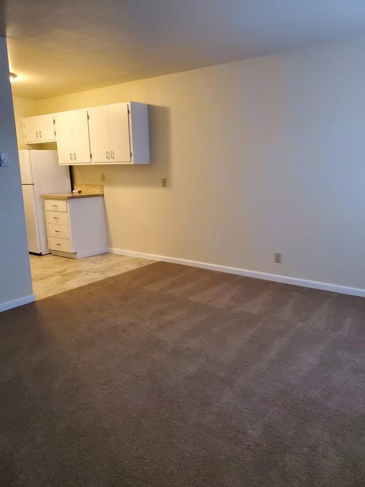 155 Nw Jackson St #1 - Photo 7 of 7