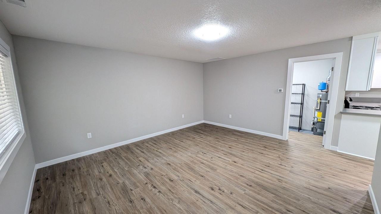 1660 Se Oak Grove Blvd - Photo 3 of 21