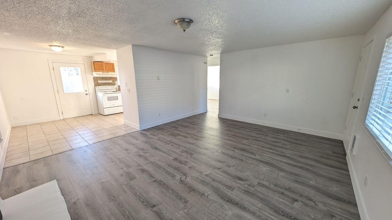 23031 Sw Main St #11 - Photo 5 of 17