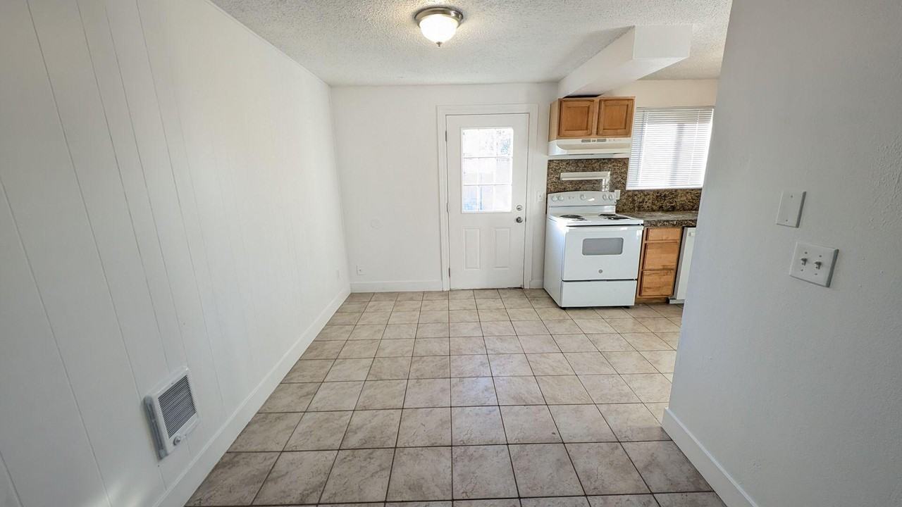 23031 Sw Main St #11 - Photo 6 of 17