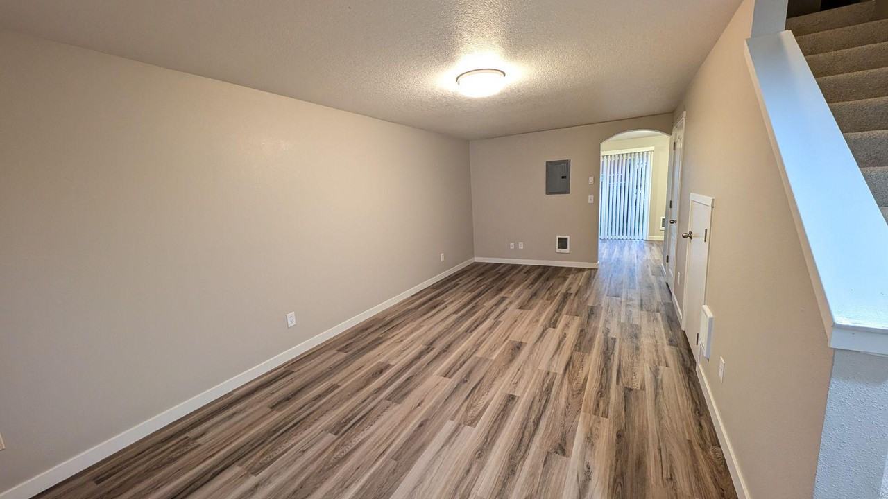 2825 Pacific Ave #C - Photo 3 of 17