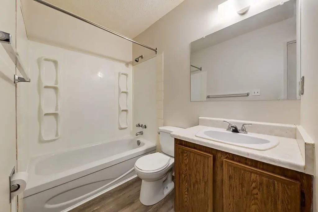 Sprucevale - Photo 6 of 21