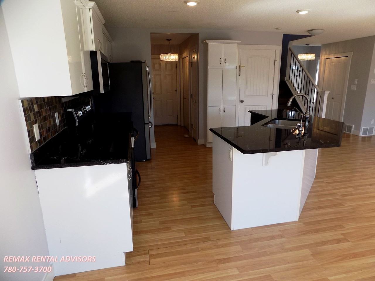 130 65 St Sw - Photo 6 of 24