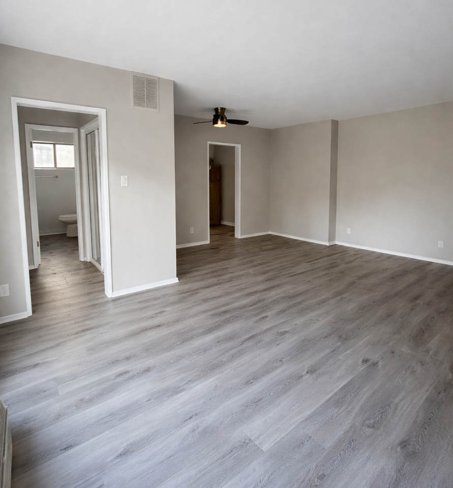 Hollywood Colony - Photo 2 of 18