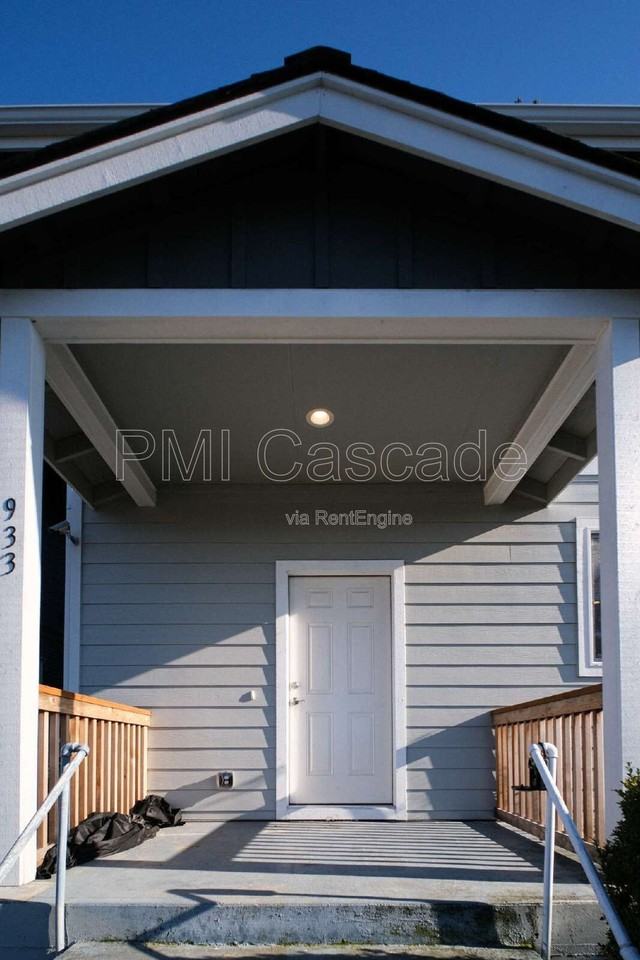 933 S Sprague Ave - Photo 3 of 34