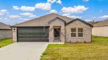 featured image of 112 E Sunbelt Ct