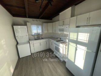 612 7th St #C - Photo 4 of 10