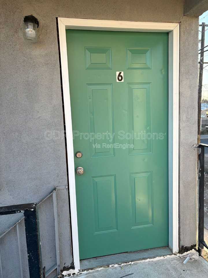 1100 Coal Ave Sw #6 - Photo 3 of 10