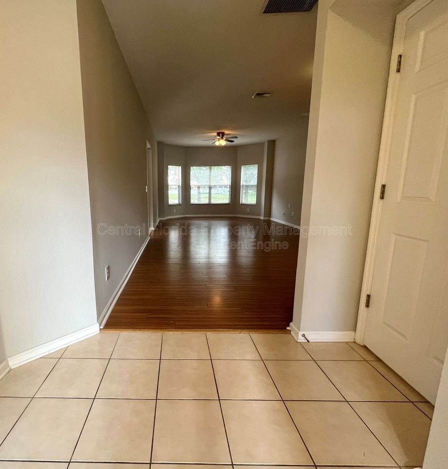 342 Fern Lake Dr - Photo 3 of 19