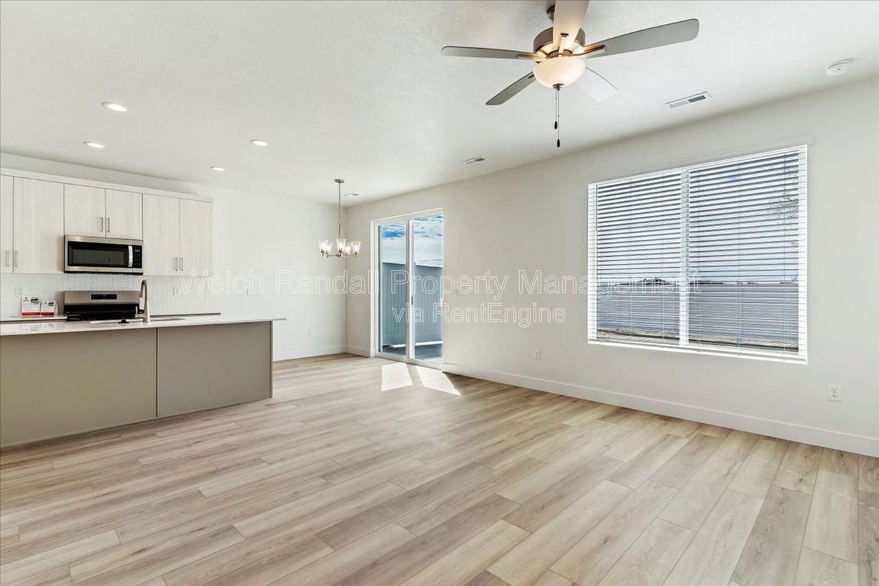 3669 S 4625 W - Photo 5 of 33