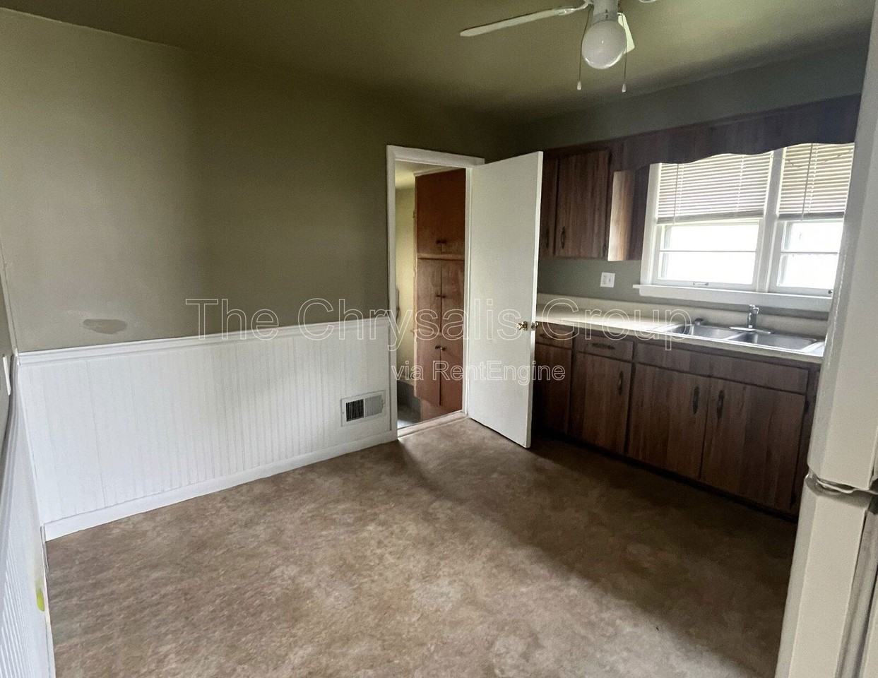 309 Iowa Ave - Photo 4 of 11