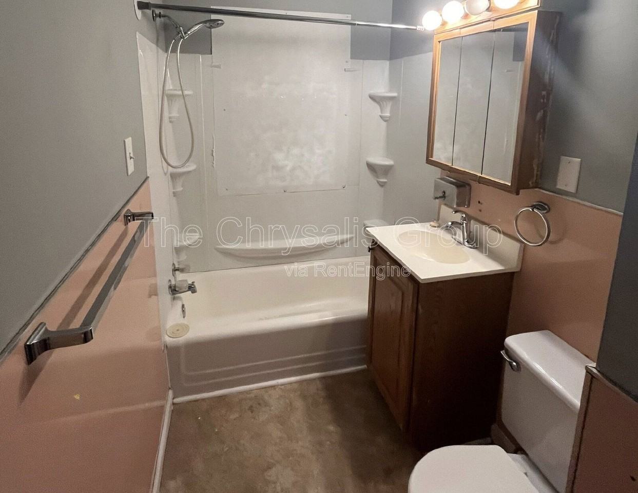 309 Iowa Ave - Photo 5 of 11