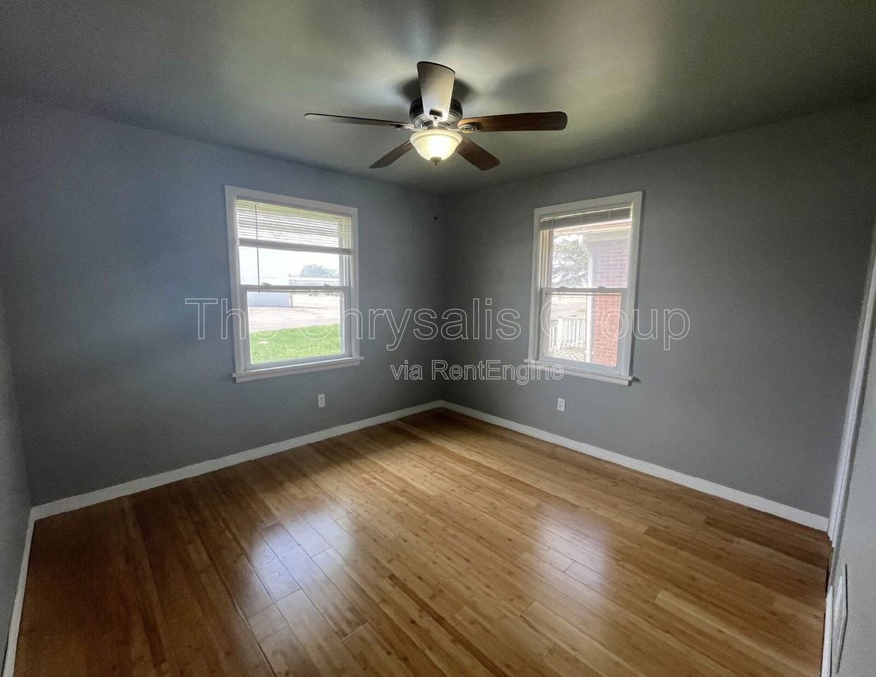 309 Iowa Ave - Photo 6 of 11