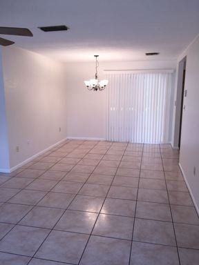 917 S Alder Ave - Photo 2 of 15