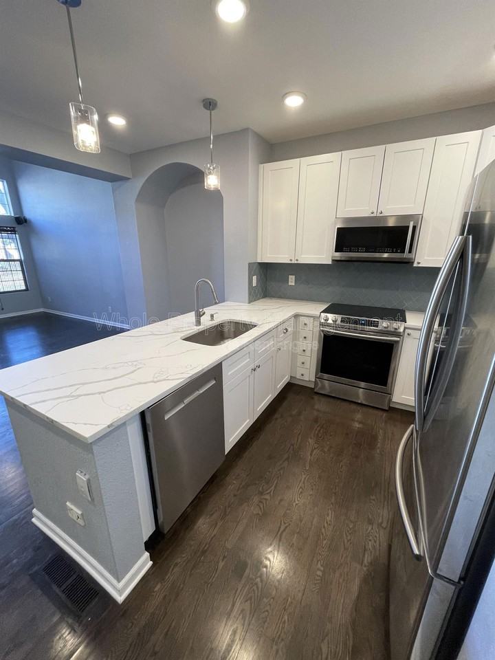 2737 W Greens Dr - Photo 3 of 41