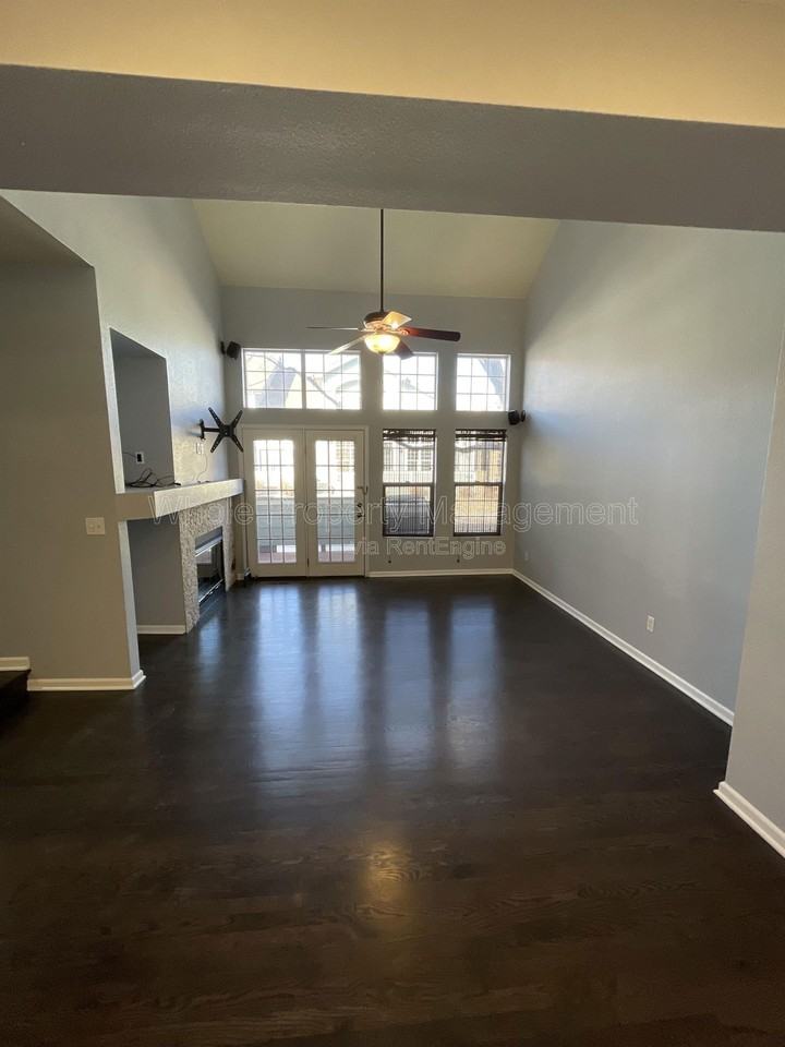 2737 W Greens Dr - Photo 5 of 41