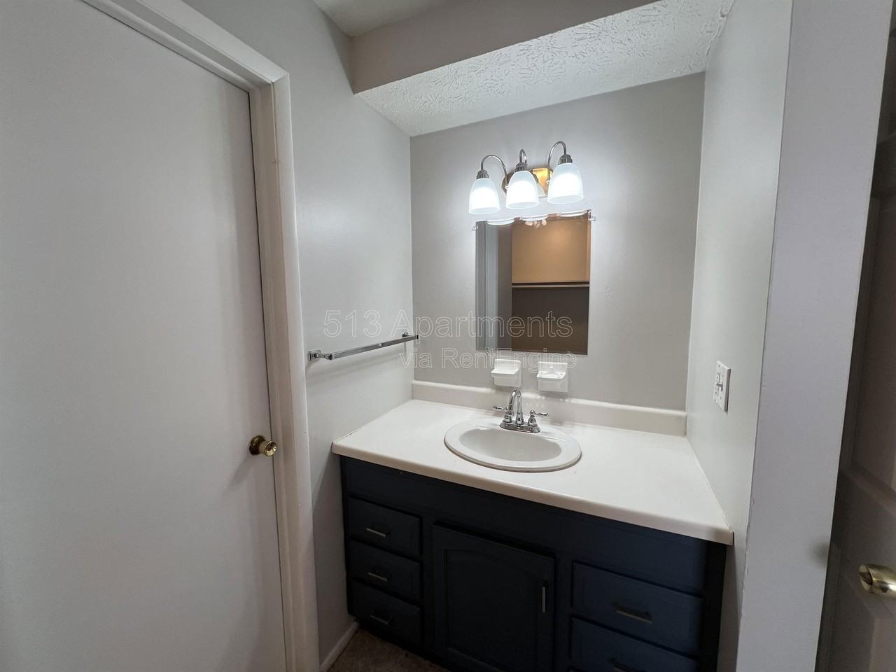 6211 Graceland Ave #1 - Photo 5 of 12