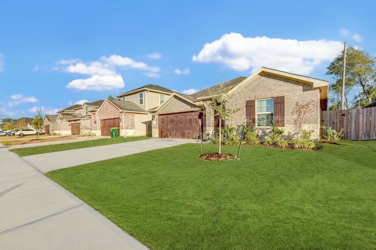 12902 Royal Ann Way - Photo 5 of 31