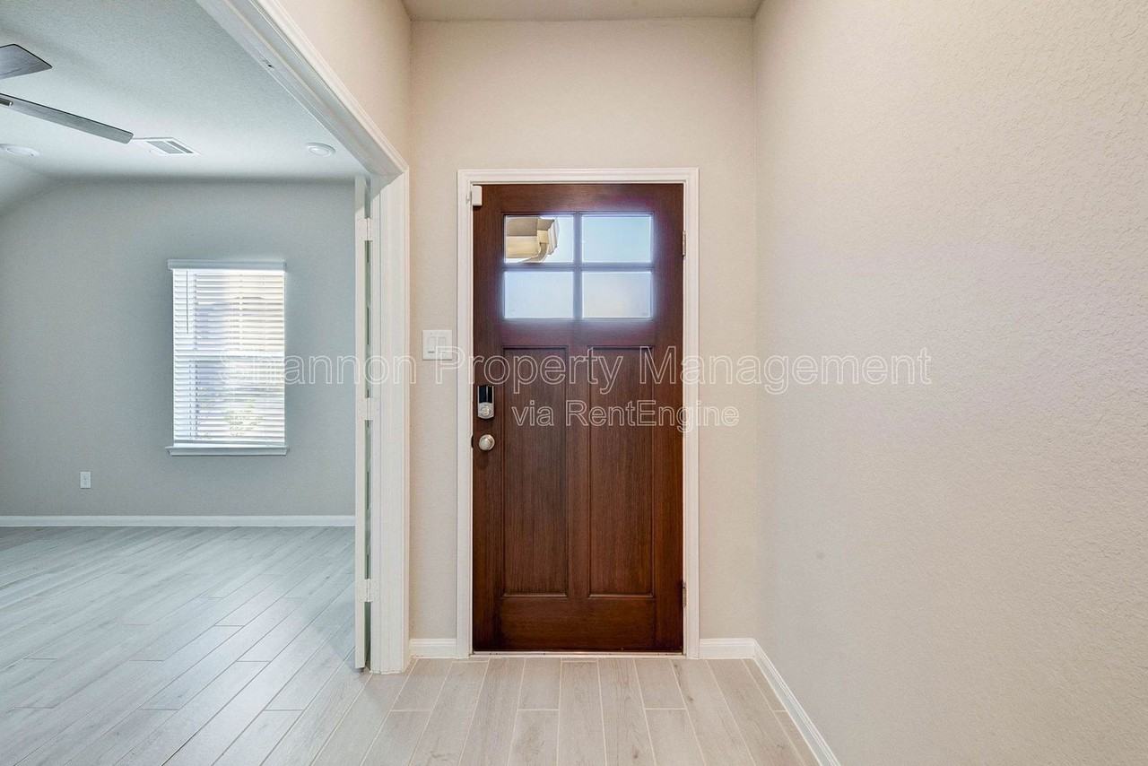 12902 Royal Ann Way - Photo 6 of 31