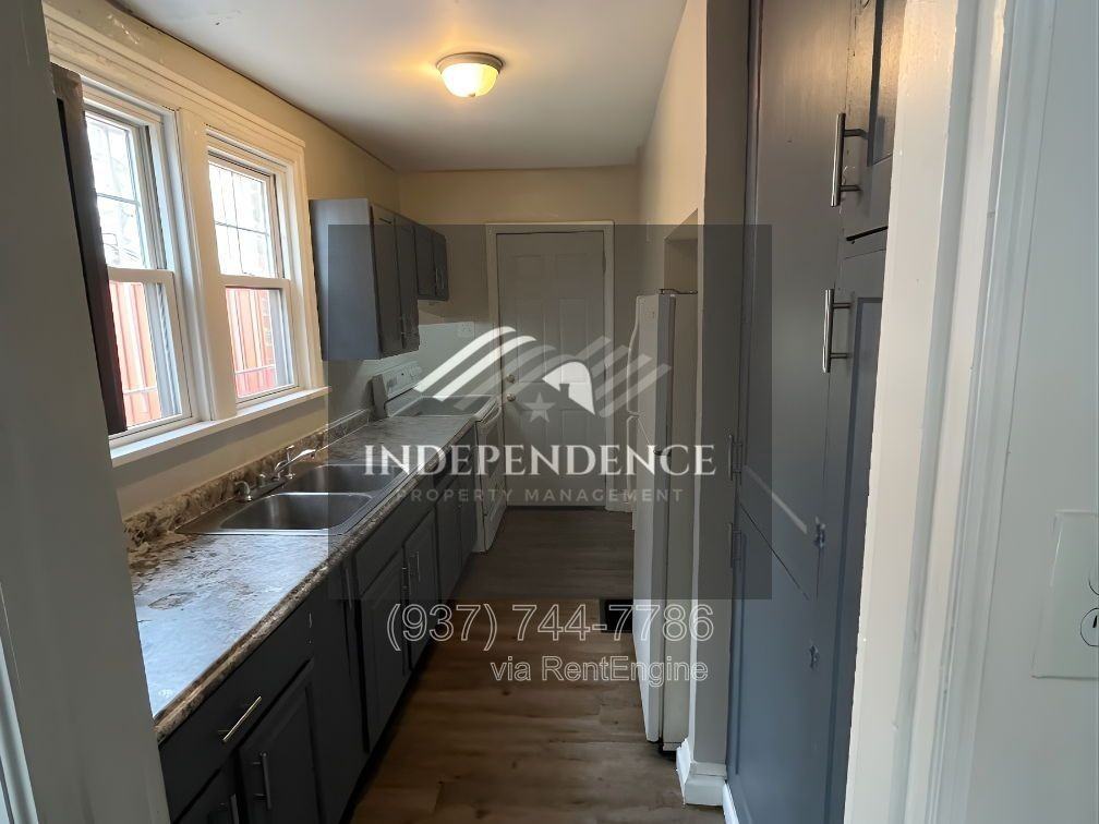 420 Delaware Ave - Photo 4 of 24