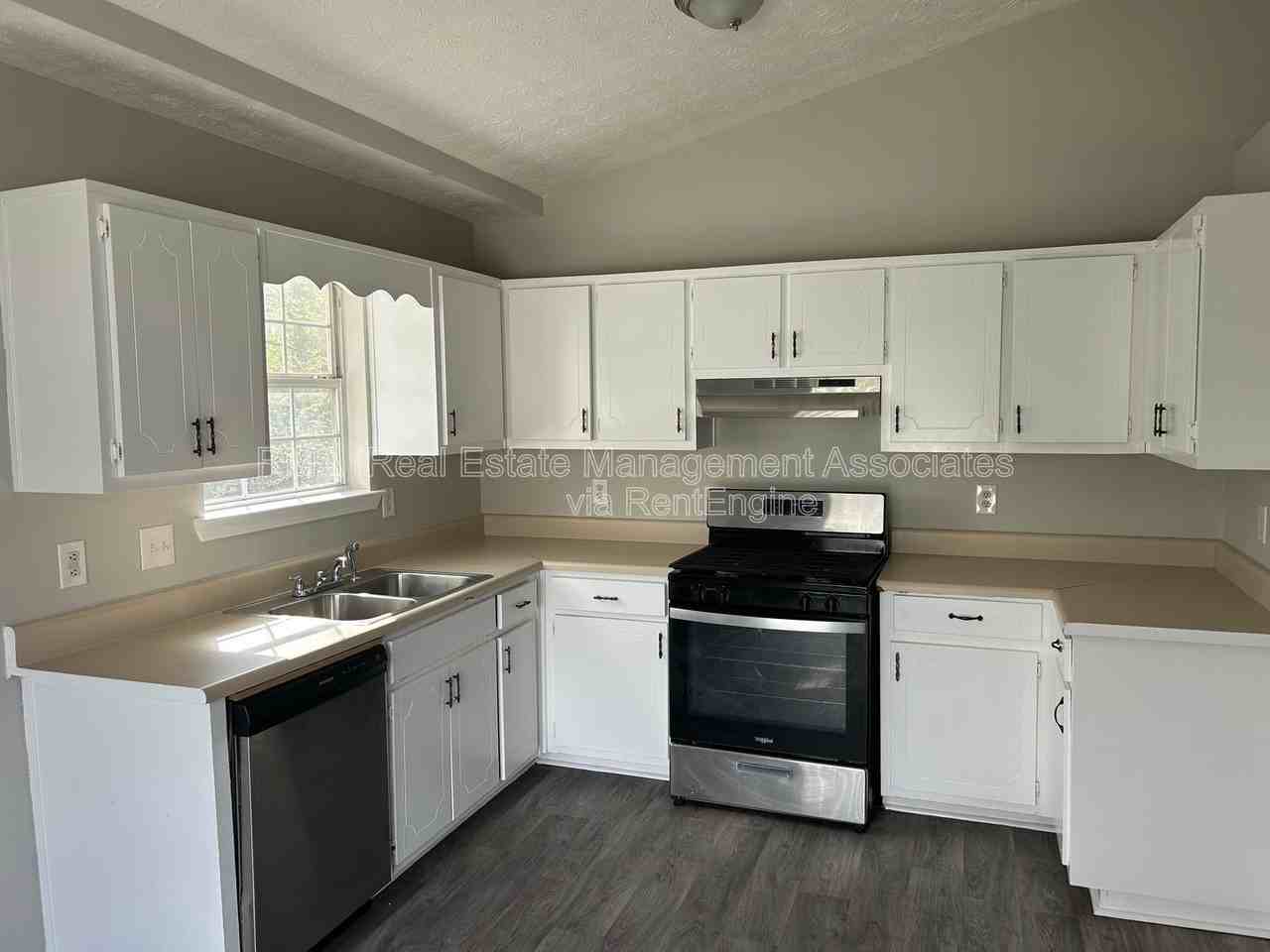 118 Tuscany Ln - Photo 2 of 8