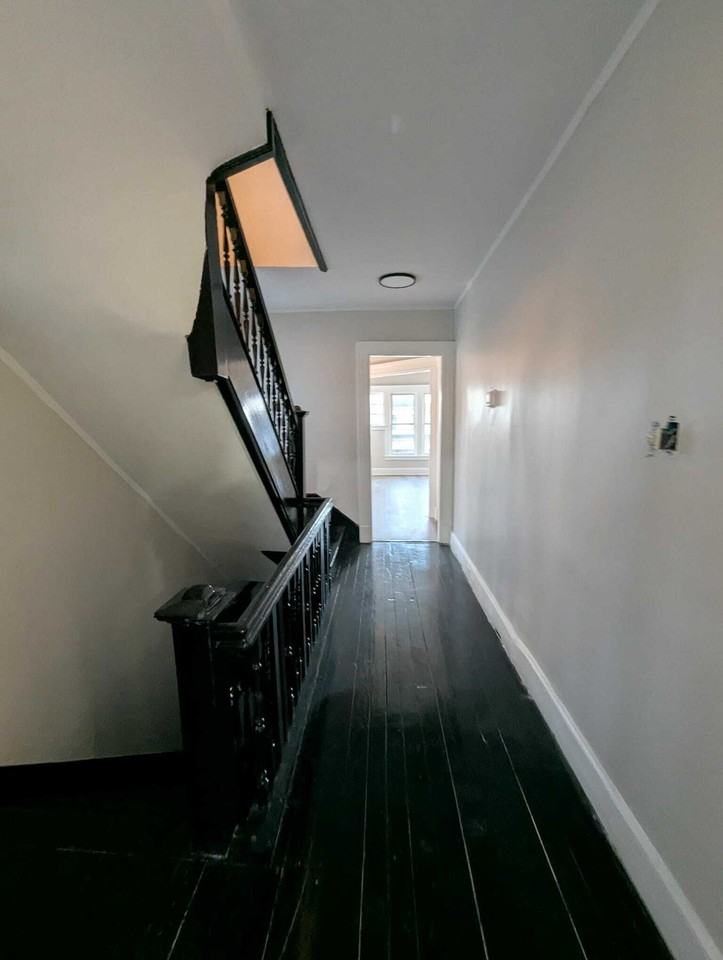 184 Buckingham St #2 - Photo 2 of 9