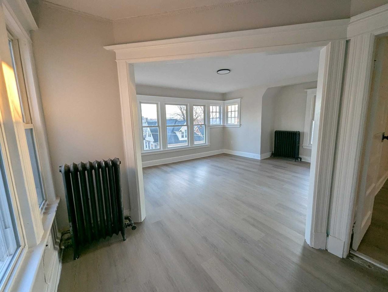 184 Buckingham St #2 - Photo 3 of 9