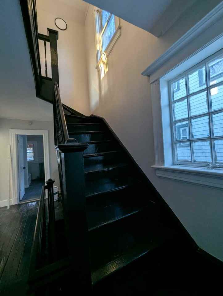 184 Buckingham St #2 - Photo 7 of 9