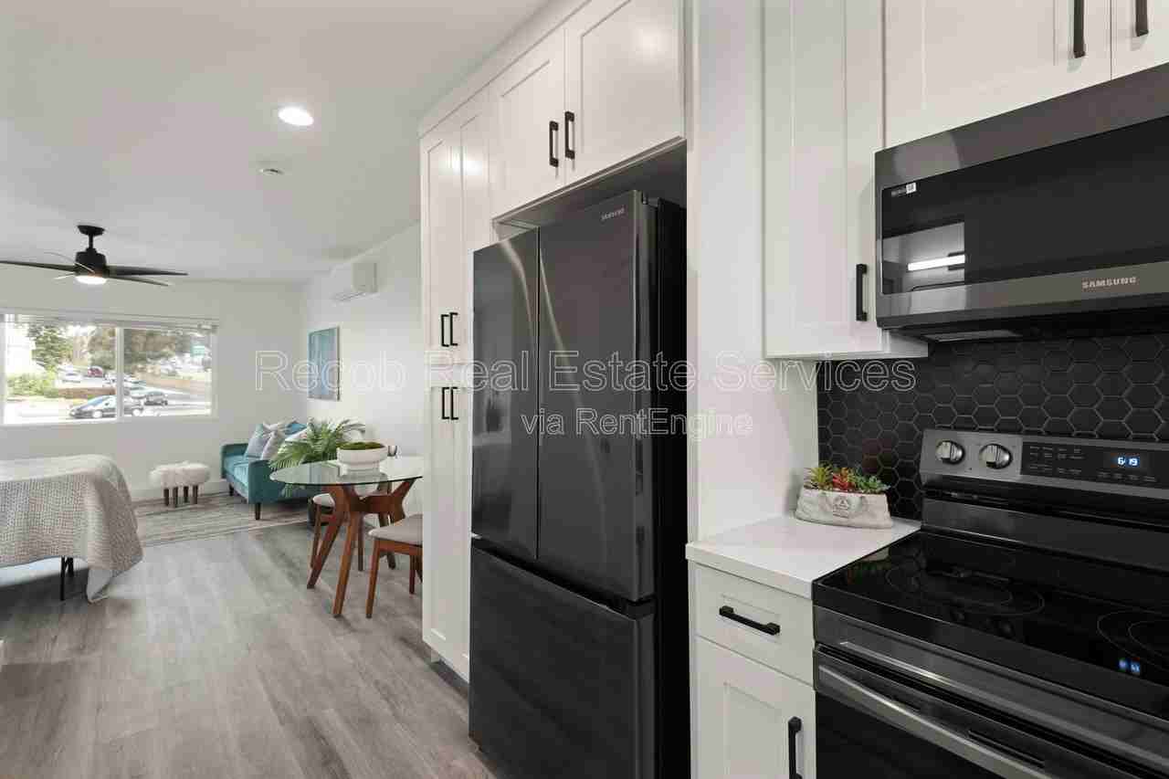 1710 Hanford Dr #1706 - Photo 5 of 18