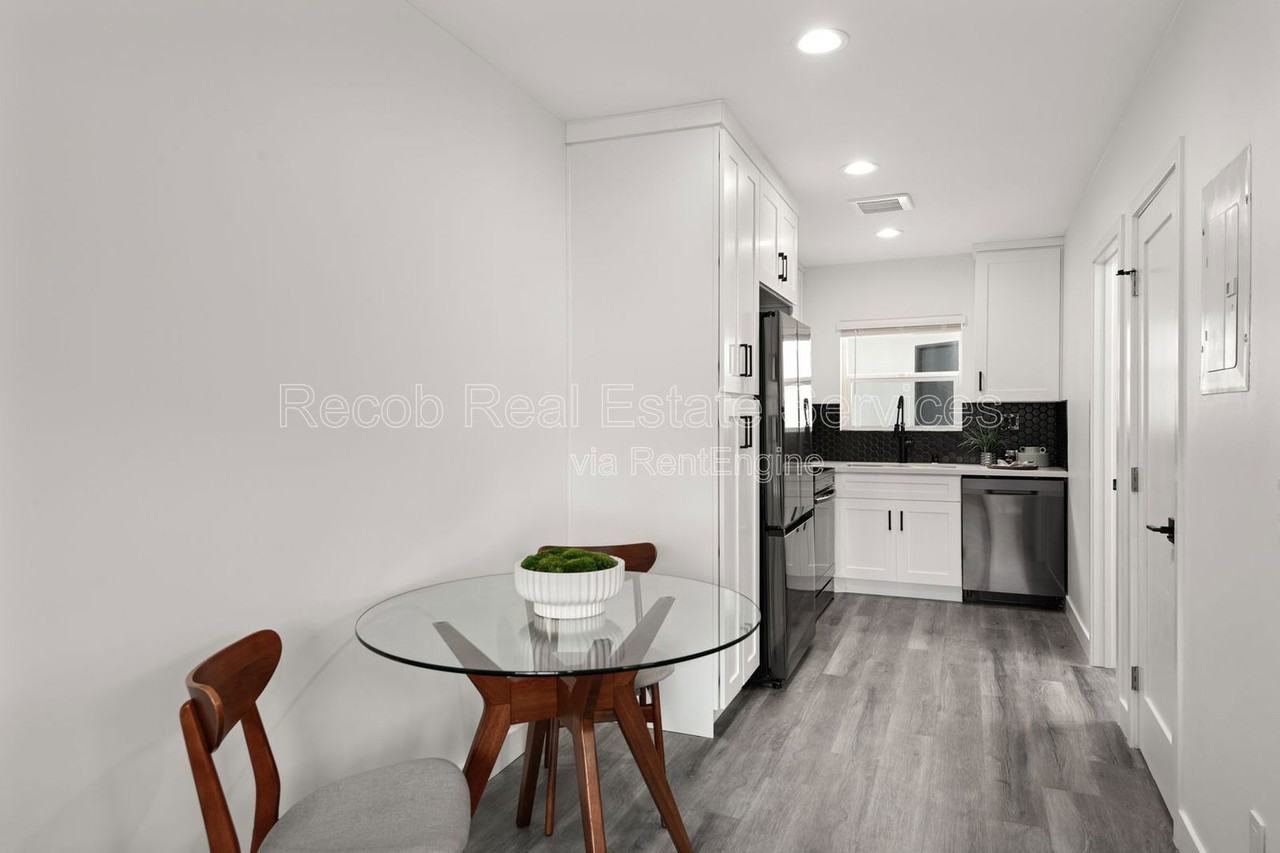 1710 Hanford Dr #1706 - Photo 6 of 18