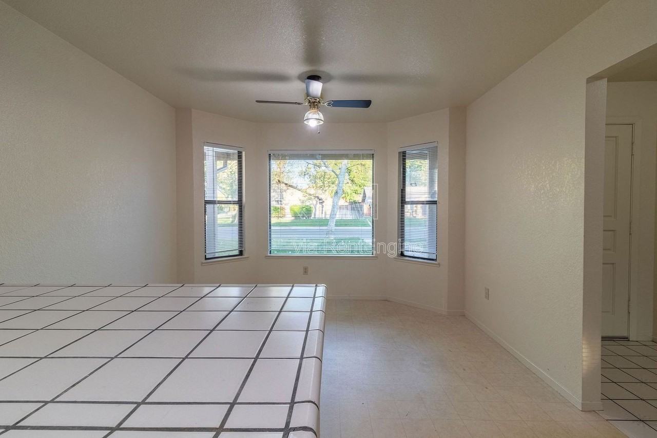 8941 Blue Fox Way - Photo 4 of 26