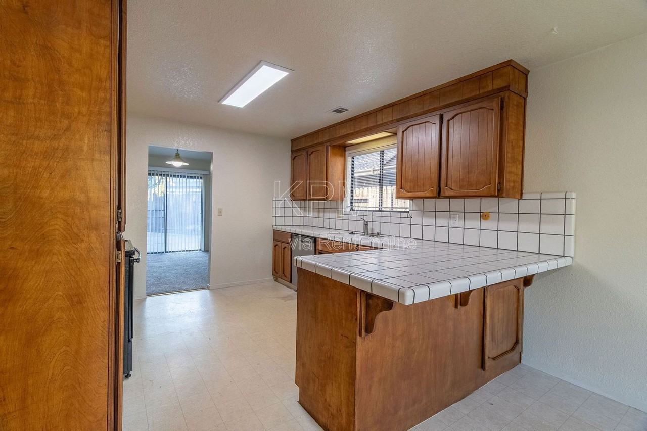 8941 Blue Fox Way - Photo 5 of 26