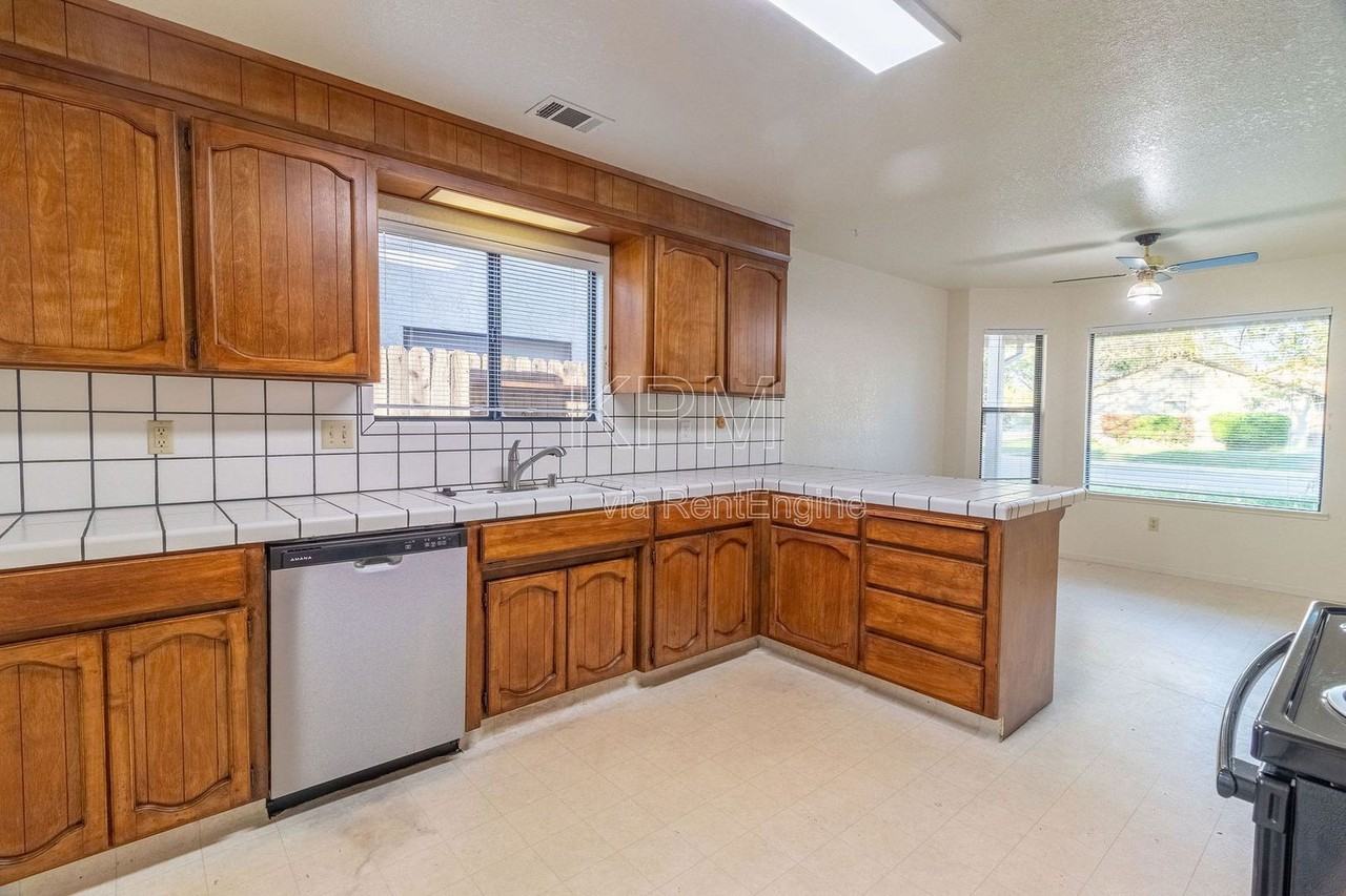 8941 Blue Fox Way - Photo 7 of 26