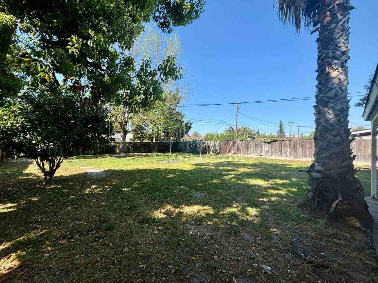 1531 Marguerite St - Photo 4 of 28