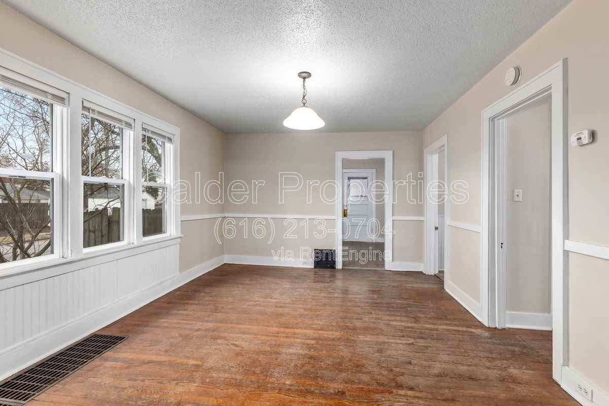 950 Merritt St Se - Photo 4 of 22