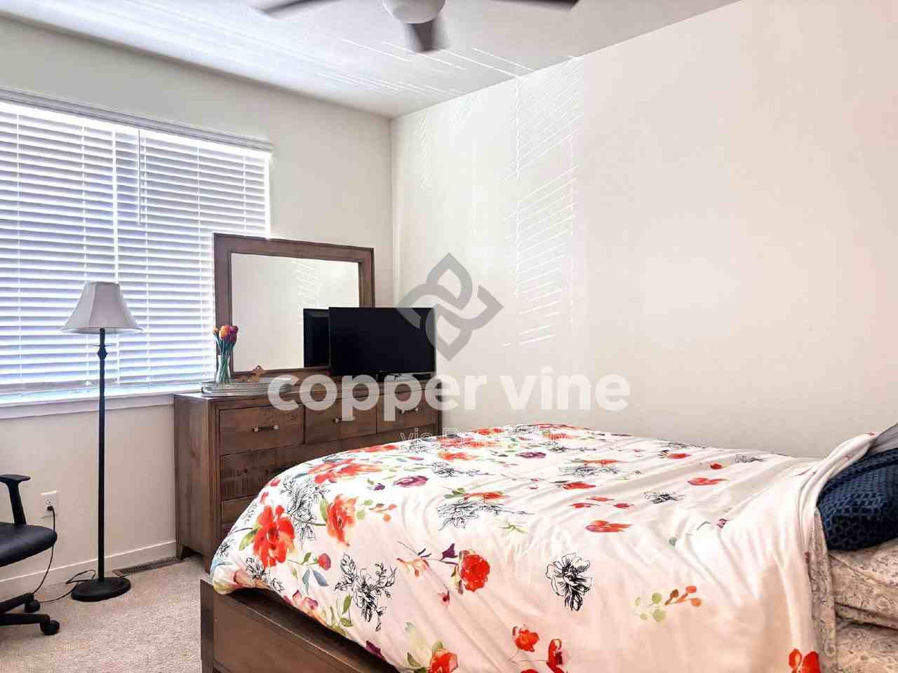 9894 Ceylon St - Photo 6 of 42