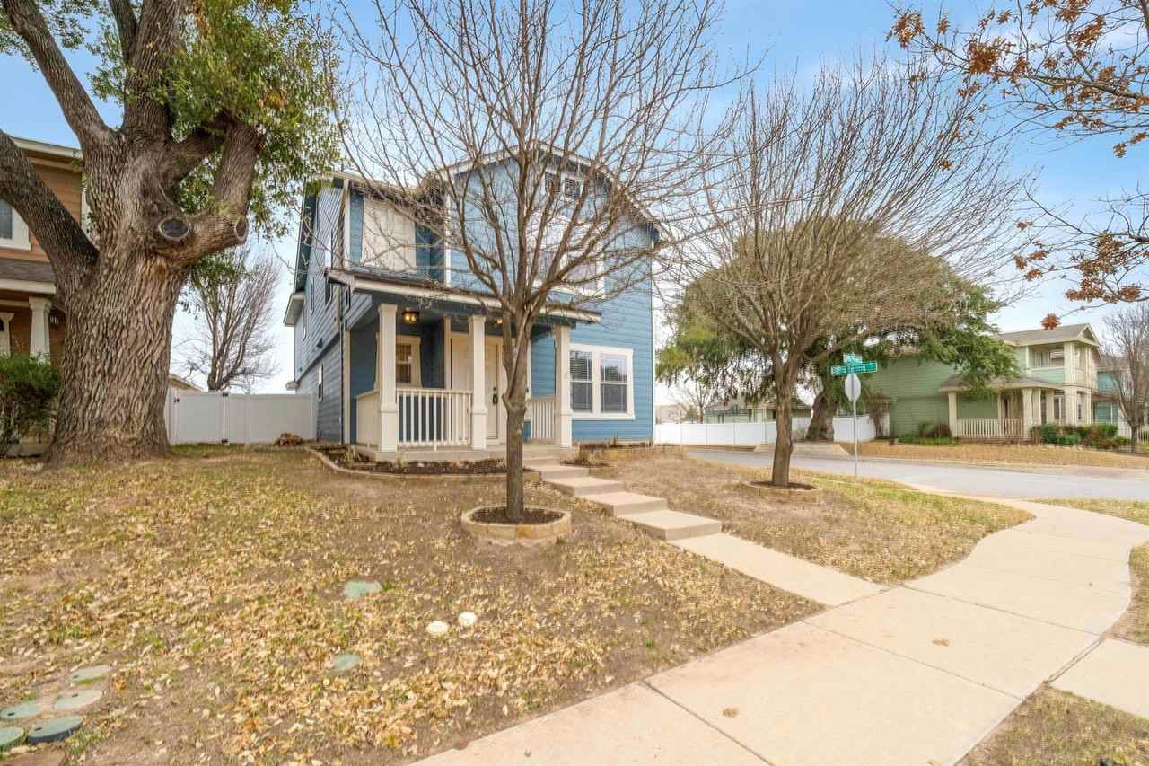 1600 Big Thicket Dr - Photo 3 of 30