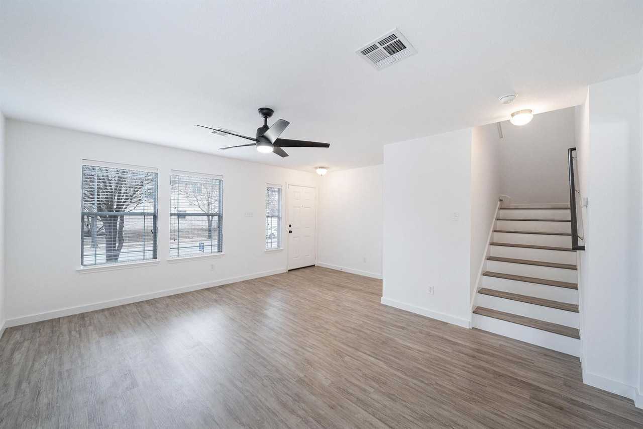 1600 Big Thicket Dr - Photo 6 of 30