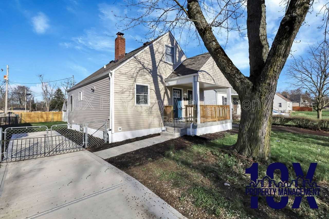 2453 Mcguffey Rd - Photo 3 of 45