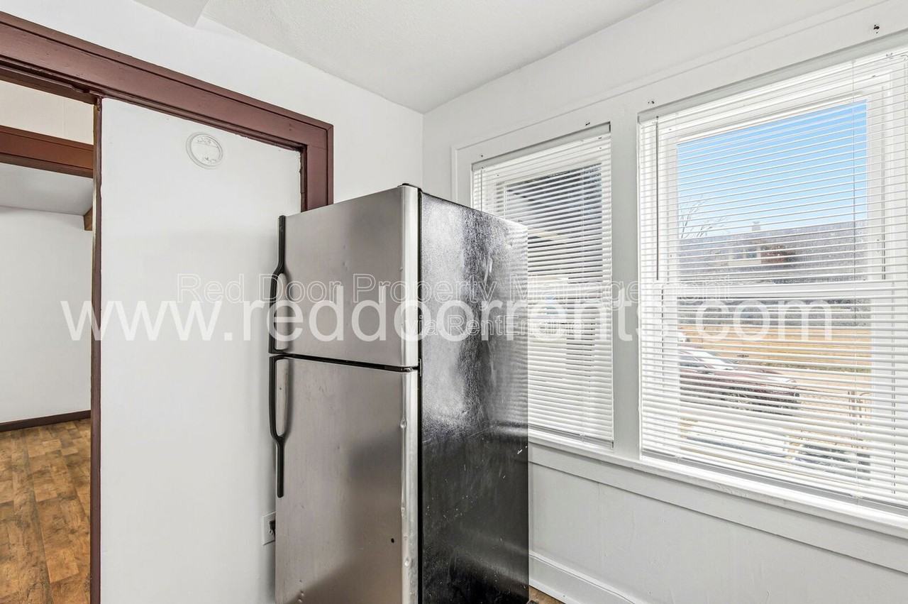 408 N Oakland Ave #A - Photo 5 of 22