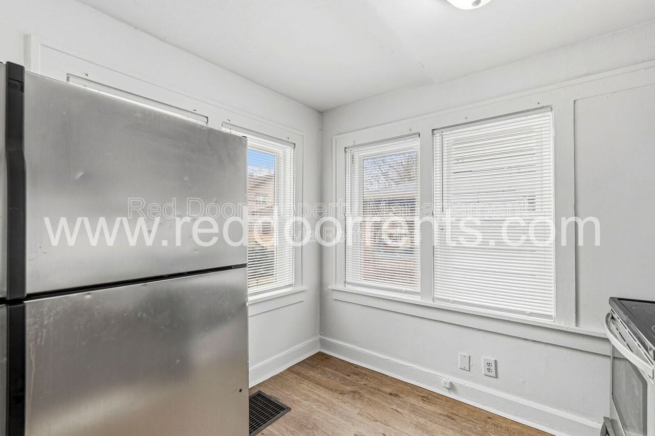 408 N Oakland Ave #A - Photo 6 of 22