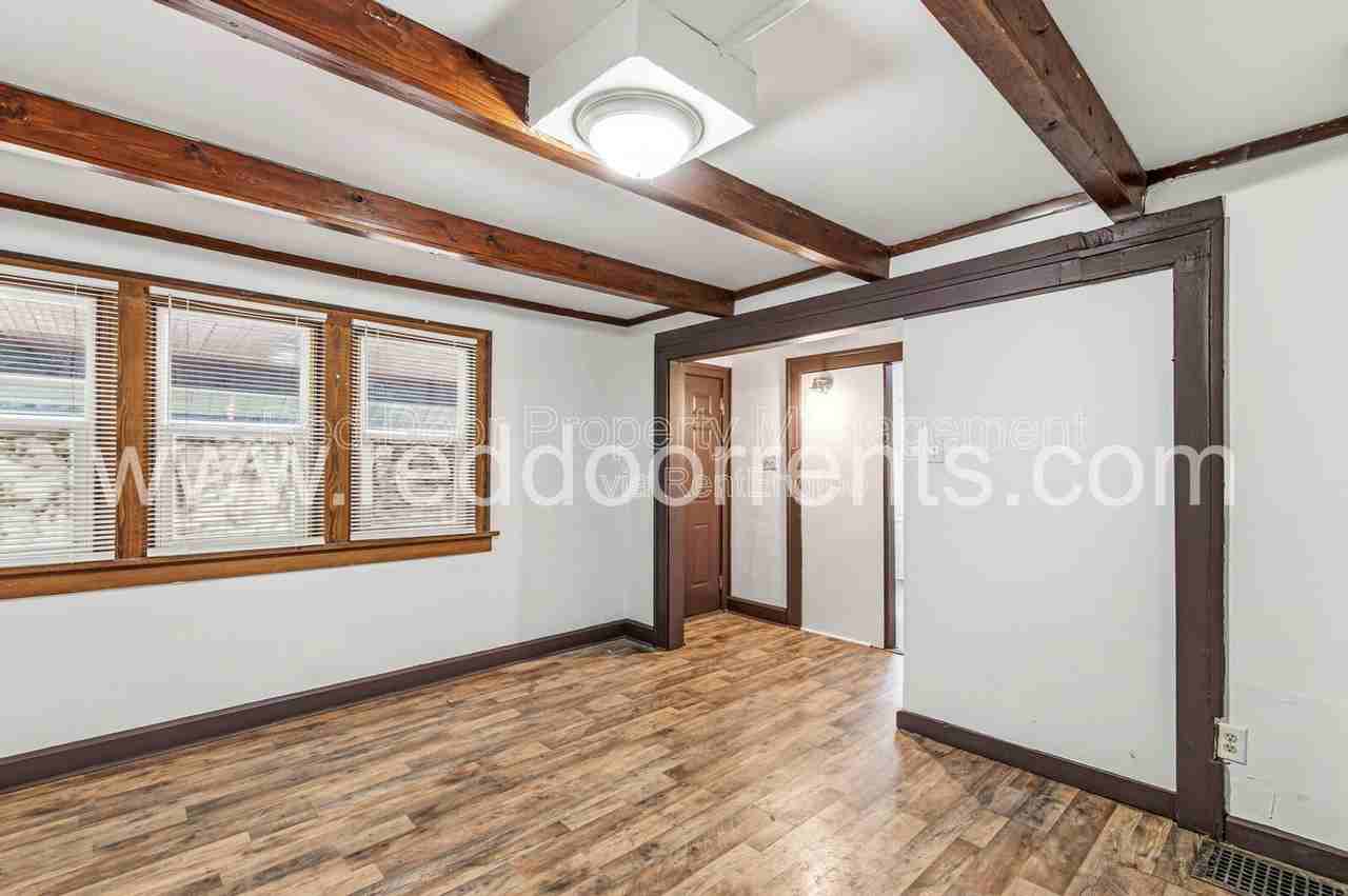 408 N Oakland Ave #A - Photo 7 of 22