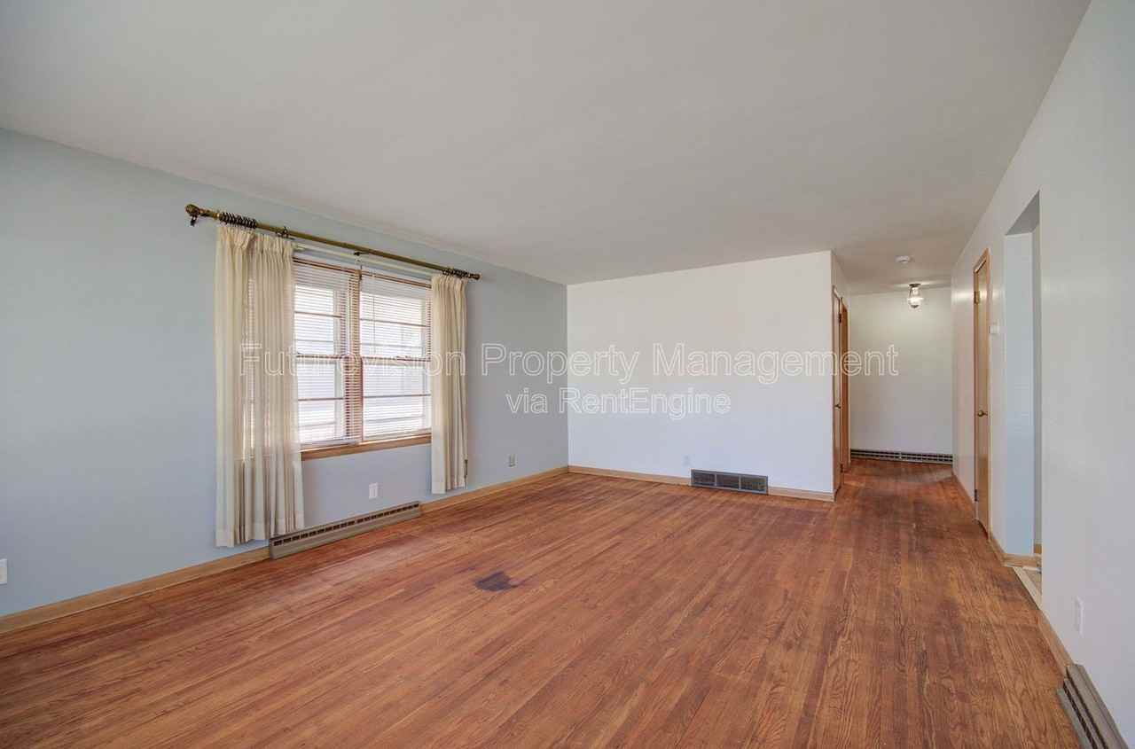 509 E Jefferson St - Photo 2 of 13