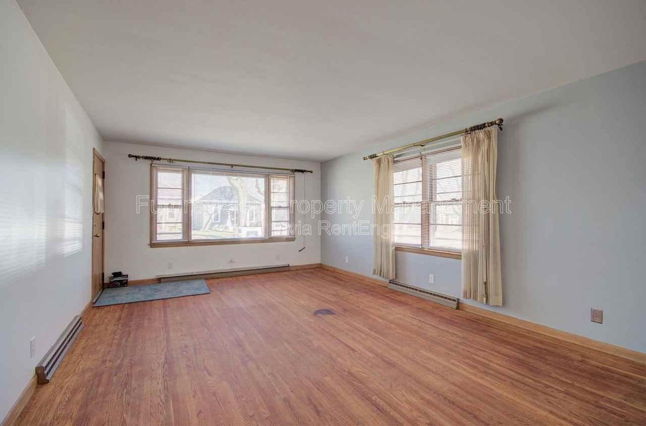 509 E Jefferson St - Photo 4 of 13