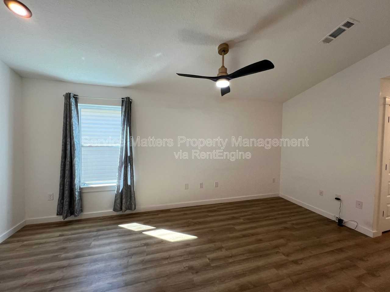 3241 Damon Dr - Photo 4 of 39