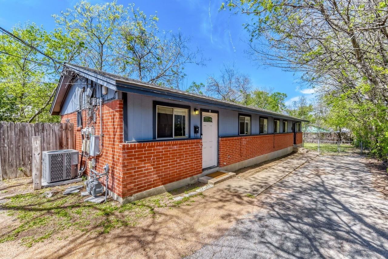 2928 E 12th St #B - Photo 2 of 20