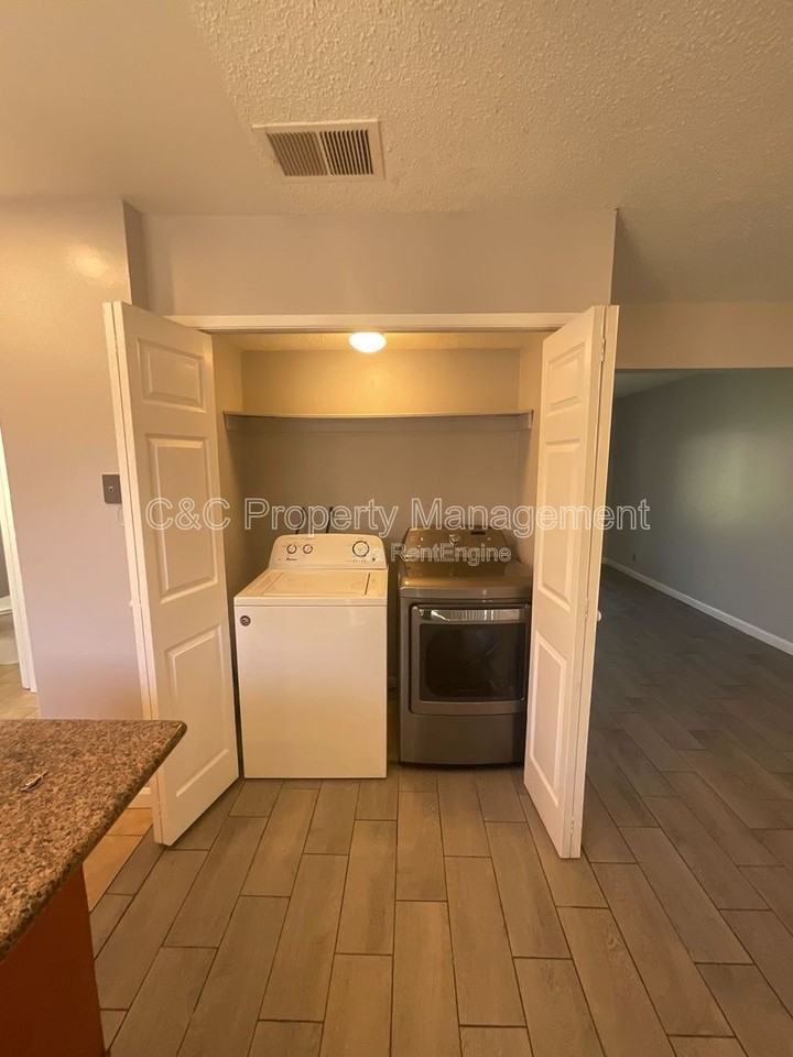 292 Grecia Ct - Photo 2 of 24