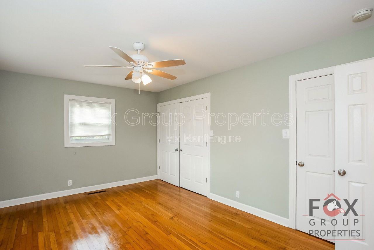 1102 Woods Dr - Photo 6 of 16