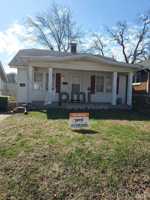 featured image of 875 W Waggoner St