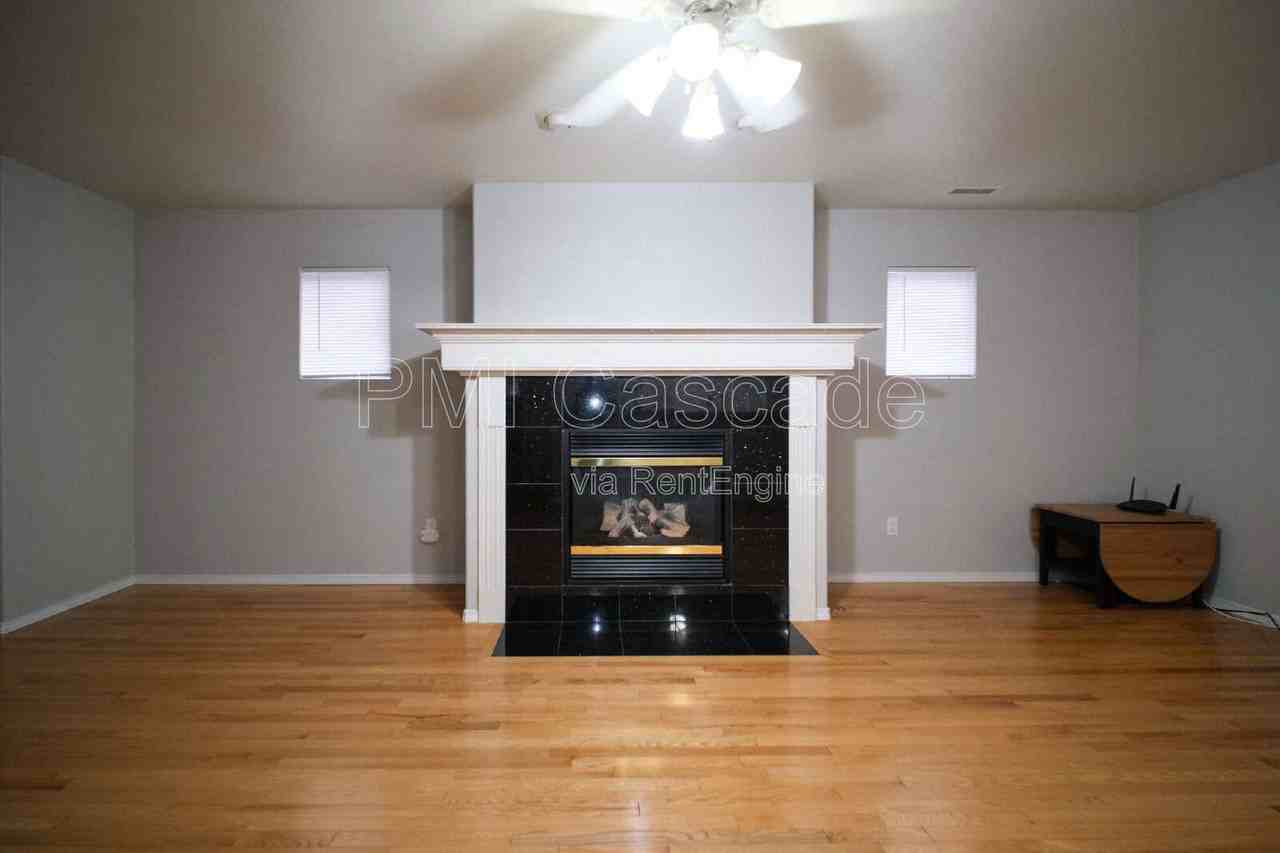 2510 Mitchell Ave - Photo 5 of 24